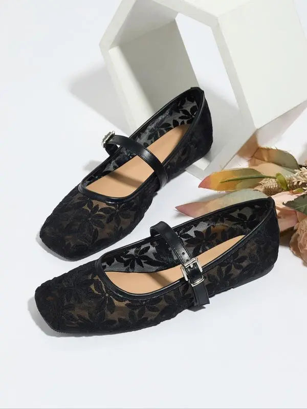 Dolce Lace Flats