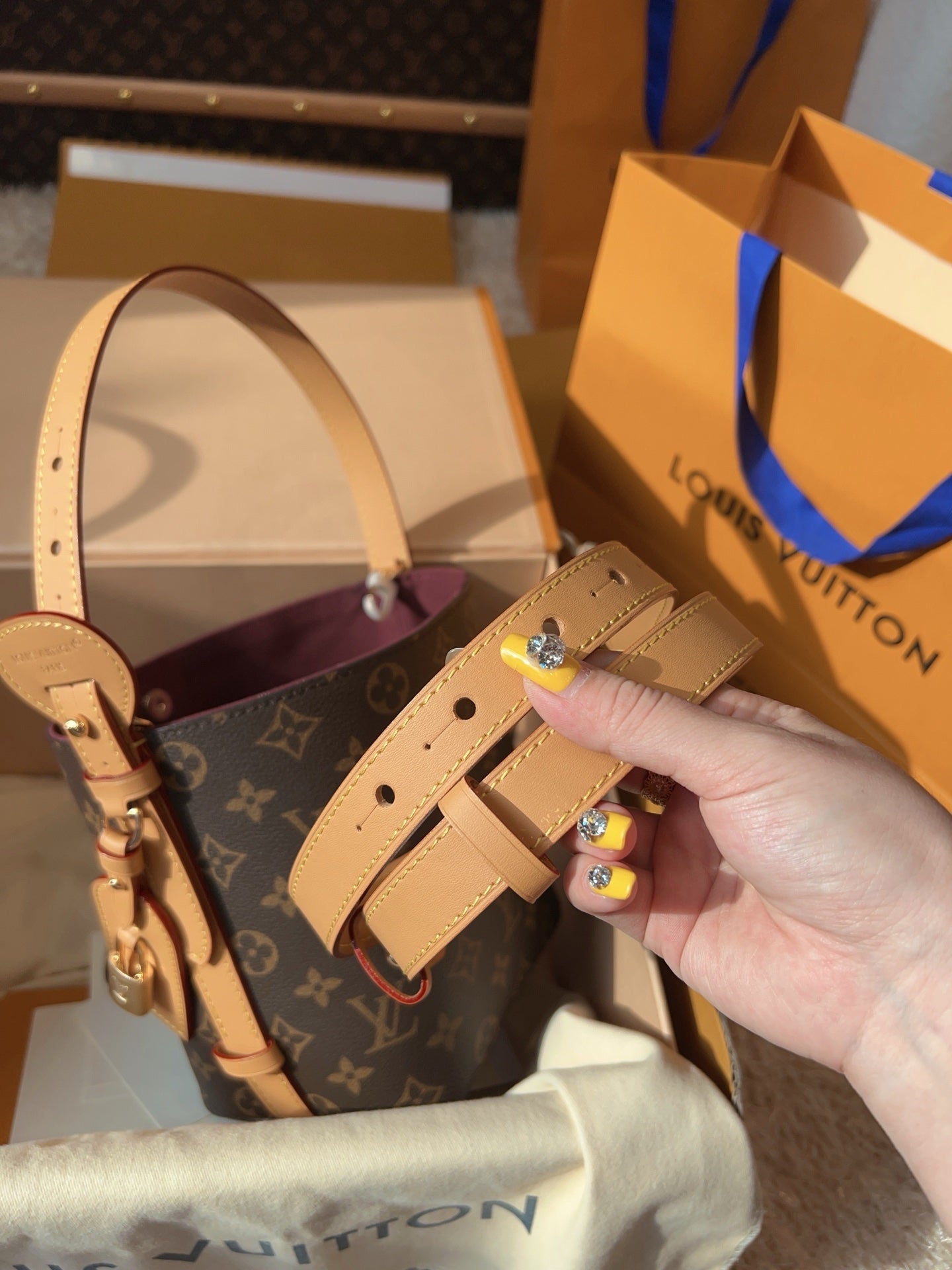LV Sac Noé BB Monogram Canvas Bucket Shoulder Bag with Leather Trim and Drawstring Closure (16 x 18 x 12) cm