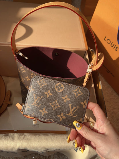 LV Sac Noé BB Monogram Canvas Bucket Shoulder Bag with Leather Trim and Drawstring Closure (16 x 18 x 12) cm