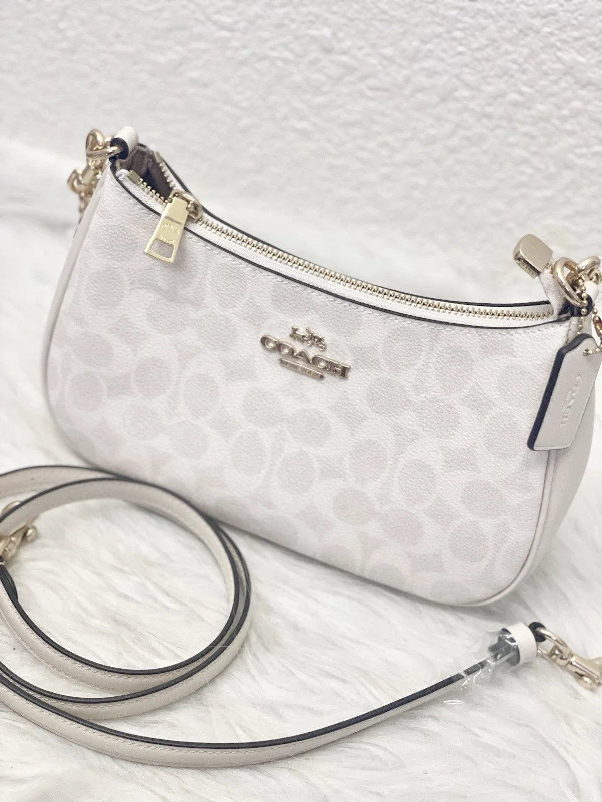 COACH Women’s Teri Shoulder Bag Signature Canvas