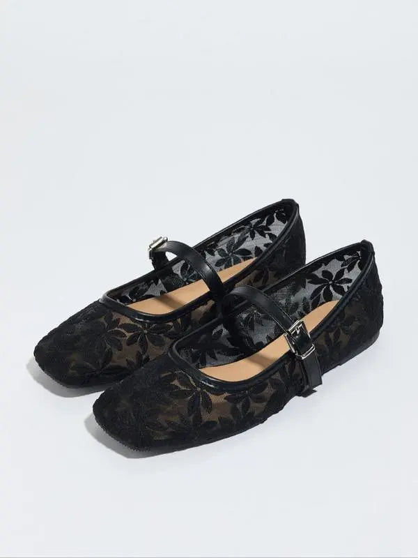 Dolce Lace Flats