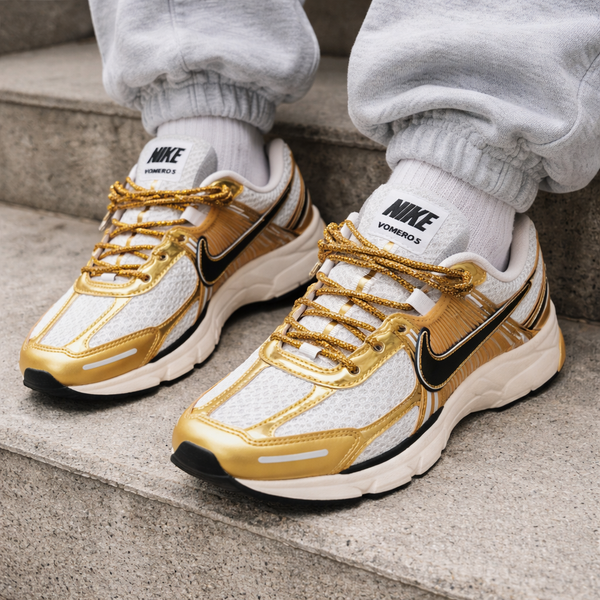 Nike Gold Avia