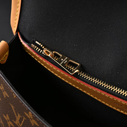 Louis Vuitton Croissant Bag Monogram Canvas